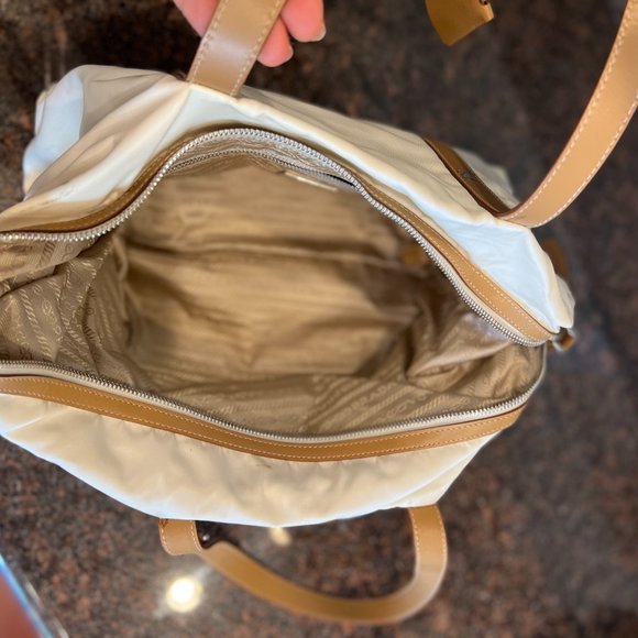 Authentic White Prada Shoulder Bag - Early 2000s - Picture 15 of 15